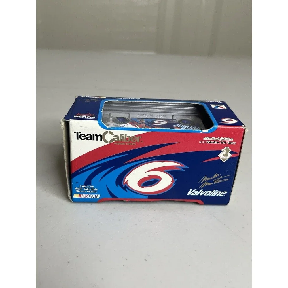 Team Caliber Owners Series Limited Ed 1:64 Diecast 2000 Valvoline #6 Mark Martin